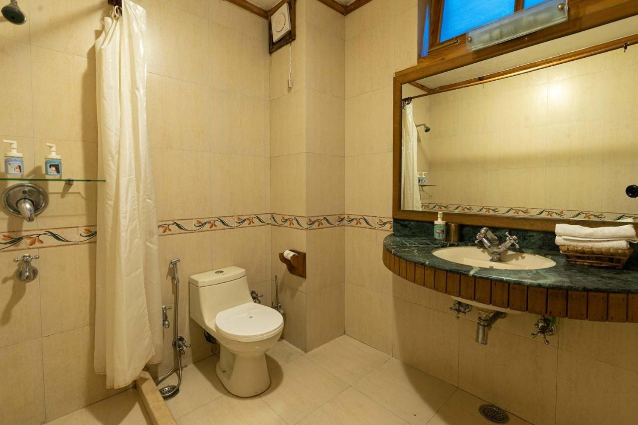 Stayvista At Casa Bella Vista- Mall Road Manali  Exterior photo